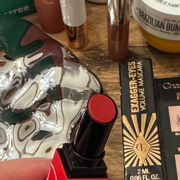 NIB Beauty and Skincare Sample Bundle - Picture 8 of 9